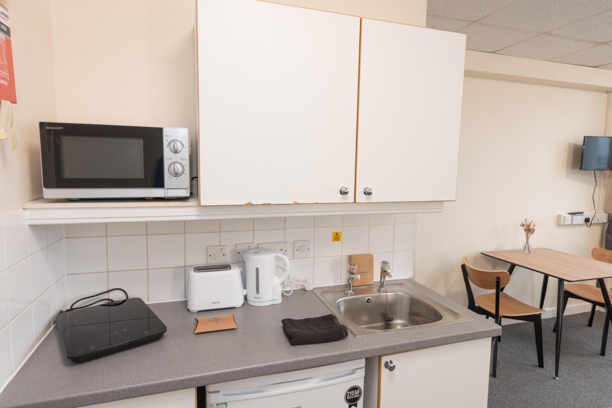 Superior En-Suite Apartment 6 Plymouth Exterior photo