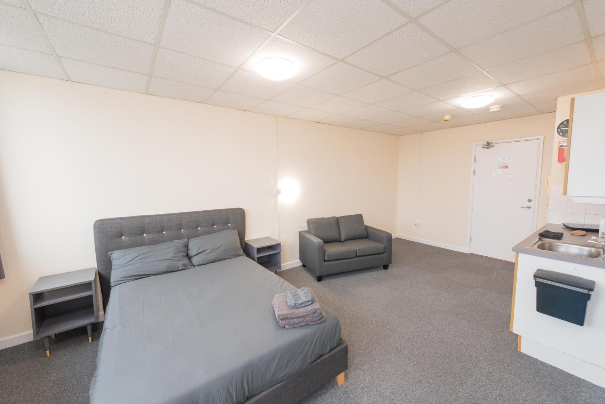 Superior En-Suite Apartment 6 Plymouth Exterior photo