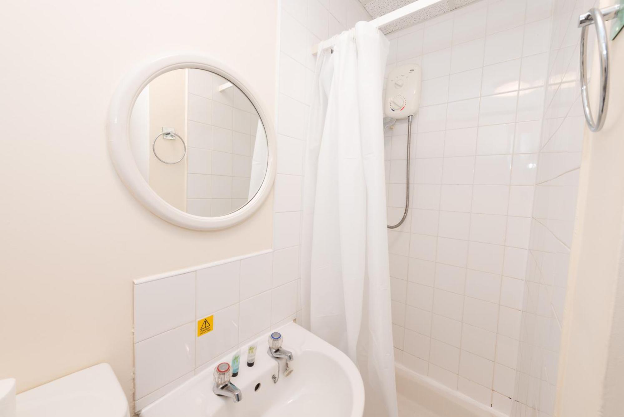 Superior En-Suite Apartment 6 Plymouth Exterior photo