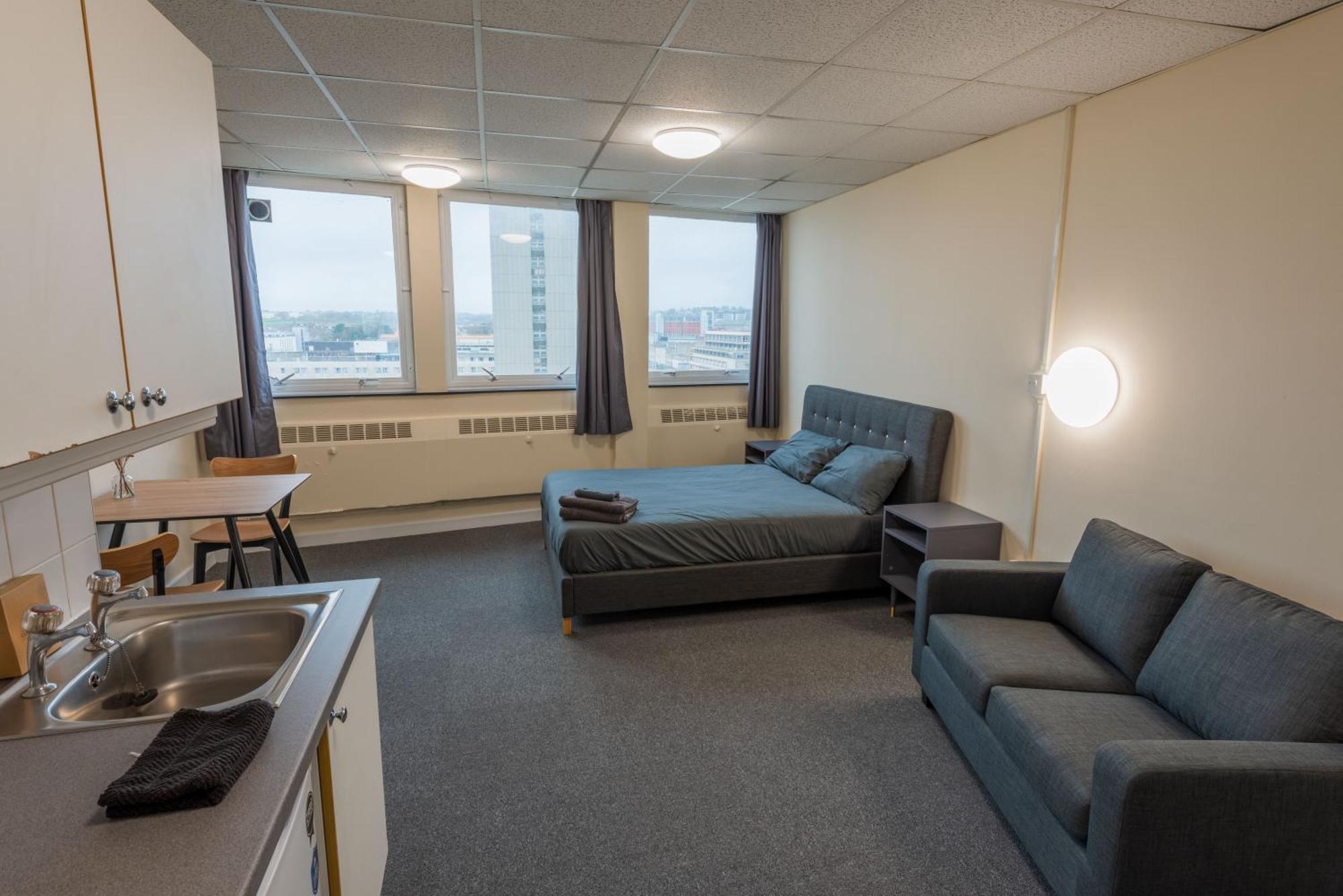 Superior En-Suite Apartment 6 Plymouth Exterior photo