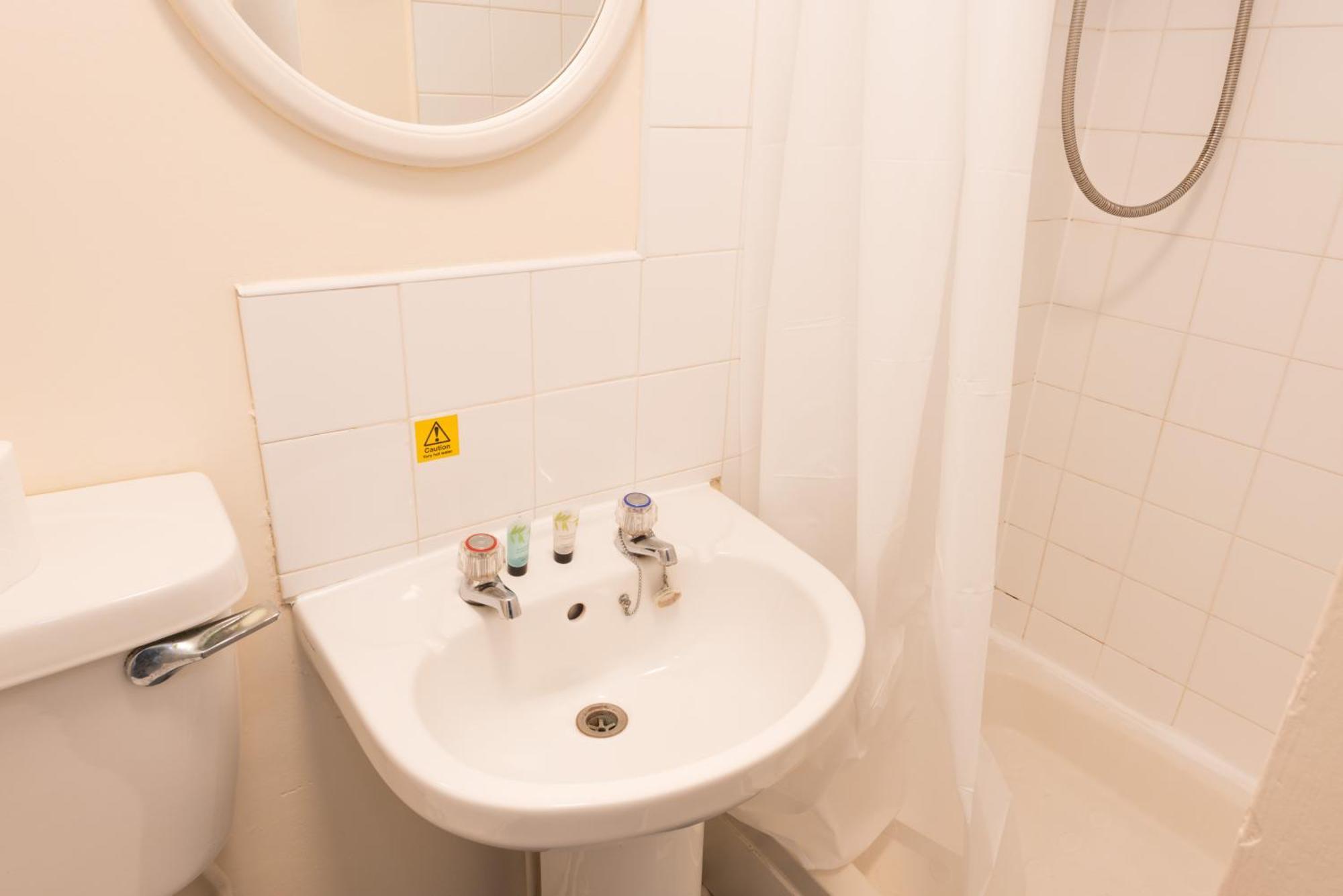 Superior En-Suite Apartment 6 Plymouth Exterior photo